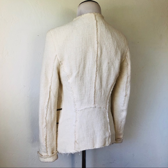 Zara Cream Blazer looks like Chanel ;) - Picture 4 of 7